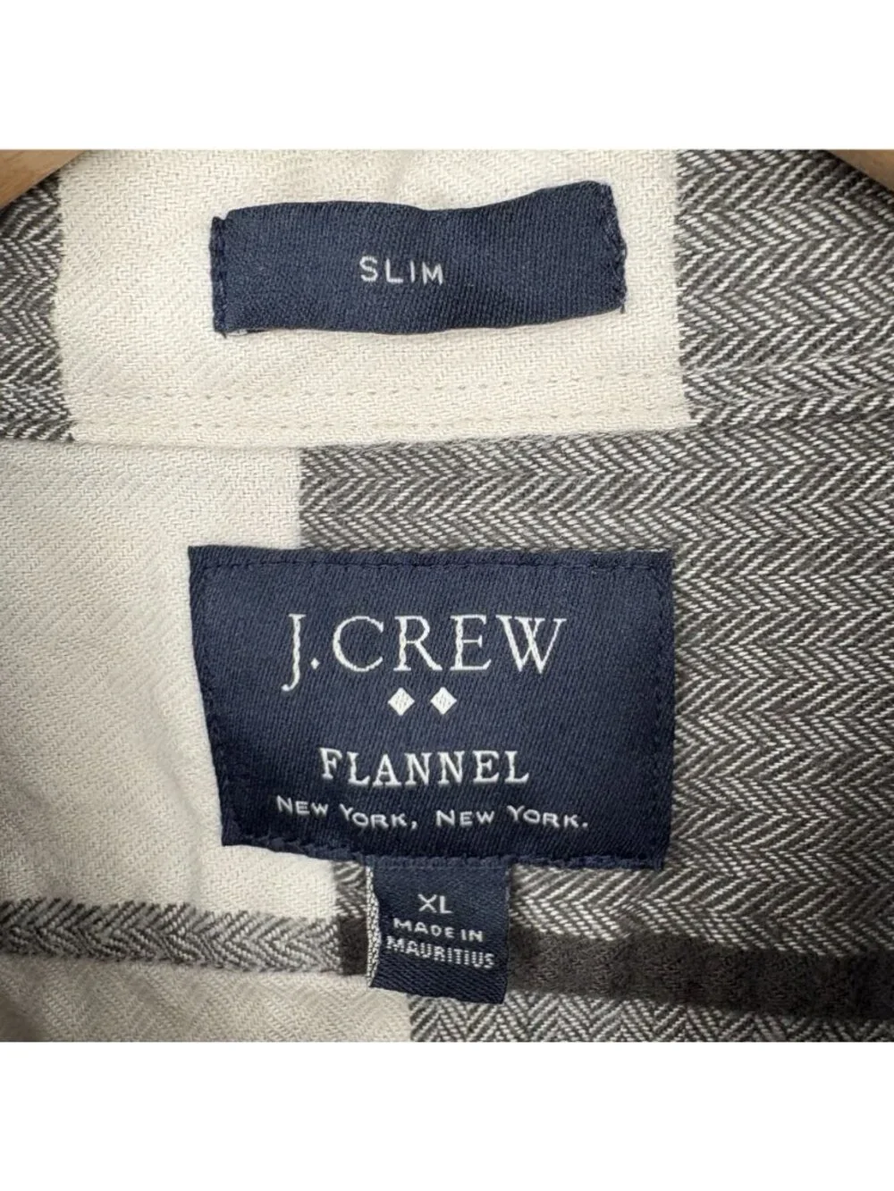 J.Crew Men's Buffalo Plaid Flannel Shirt XL Slim Fit Gray White Button Up Cotton